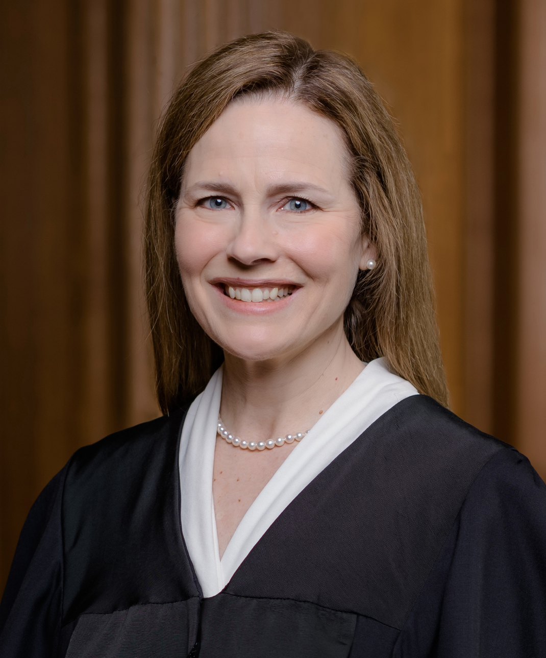 Official portrait of Justice Amy Coney Barrett